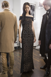 azzaro-hc-bks-m-rs18-4082.thumb.jpg.4c73be5736d970e2ed9aaf3d40806e47.jpg