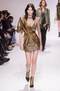 balmain-m-rf18-0708.thumb.jpg.7fddc009a1b20c8014808af234dba4fe.jpg