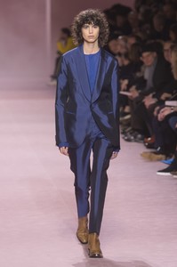 berluti-m-rf18-1541.thumb.jpg.863580b4cda0c81e4525fb580aedf3cc.jpg