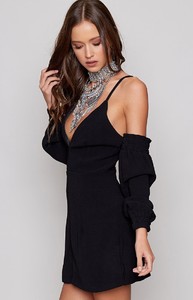 black-offshoulder-dress-12_4000x4000_crop_bottom.jpg