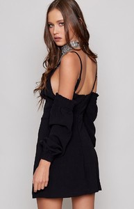 black-offshoulder-dress-13_4000x4000_crop_bottom.jpg