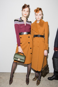 bottega-veneta-bks-z-rf17-1764.thumb.jpg.32c110ffece9e2d9b5268b4cc4dd7232.jpg