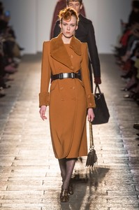 bottega-veneta-rf17-0103.thumb.jpg.cbe1ddde7bde36df3d4dcf010d19114b.jpg