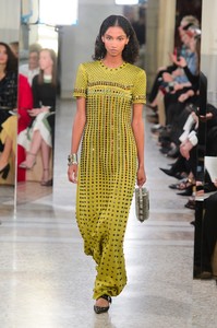 bottega-veneta-rs18-0781.thumb.jpg.731ad35610e96f743cad83d34613a132.jpg