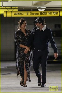 bradley-cooper-irina-shayk-hold-hands-21.thumb.jpg.3b30dcece1ad7cf8ddf6a8c6cd45f758.jpg