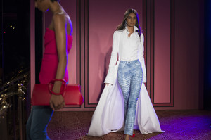 brandon-maxwell-clp-rs18-2837.thumb.jpg.a019e1411de7fdd4f2ac779ad0d1c6fe.jpg