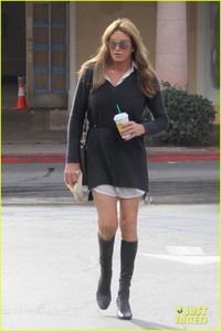 caitlyn-jenner-starbucks-sophia-hutchins-03.jpg