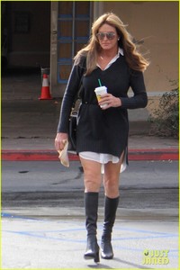 caitlyn-jenner-starbucks-sophia-hutchins-05.jpg