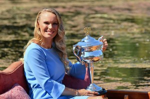 caroline-wozniacki-poses-with-her-trophy-in-melbourne-0.jpg