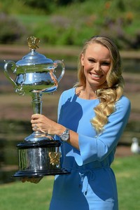 caroline-wozniacki-poses-with-her-trophy-in-melbourne-11.jpg