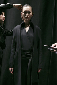 chalayan-bks-i-rf17-0059.thumb.jpg.d78ffbff1a802b9b4a91ce3600fccf1d.jpg