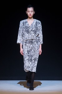 chalayan-rf17-0280.thumb.jpg.c13dafaadb9c3c875973795600356437.jpg