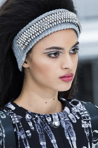 chanel-clpa-rf17-0204.thumb.jpg.63c6137a1021e45db263e5036265c74b.jpg