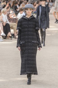 chanel-hc-rf17-0114.thumb.jpg.d1c88b36d426f130fbfe6377579a2e6a.jpg