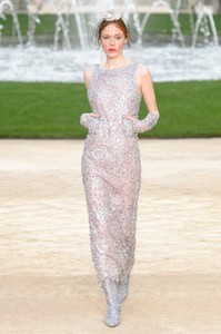 chanel-hc-rs18-0398.thumb.jpg.0fc55db11e9e60c182e7f6d52e193826.jpg