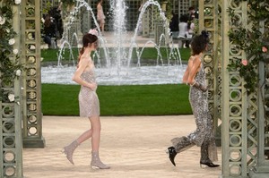 chanel-hc-rs18-0622.thumb.jpg.3f7c91e05e88101a62663af26cfbc405.jpg