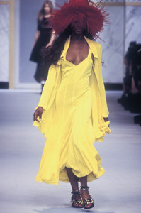 chanel-ss-1993-30.thumb.jpg.3a140cf956f36936ca1c0bfa4e4550b6.jpg