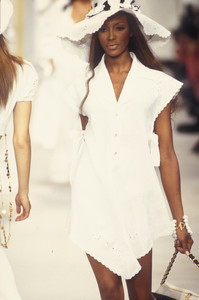 chanel-ss-1993-9.thumb.jpg.ca825ff7e0f9ba30bbc802bfd590dce3.jpg