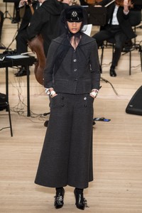 chanel_metiers_d_art_12.thumb.JPG.511bc52b85671aa59a067e9264153c80.JPG