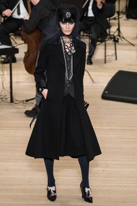 chanel_metiers_d_art_17.thumb.JPG.854a5f4a77c2fd8619bec8f4929b480d.JPG