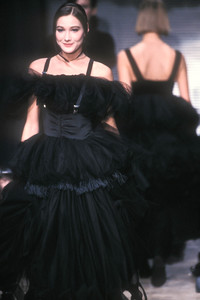 chantal-thomas-fw-1987-1.thumb.jpg.4005da25e94fda2269bb6775db4cb35f.jpg