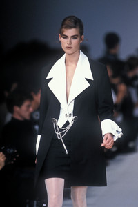 chloe-ss-1991-1.thumb.jpg.8dd0a39a8c0fdf306a730a0b5eddab01.jpg