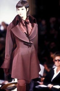 claude-montana-fw-1993-6.thumb.jpg.6c436b3f5e399223a196dabb82473746.jpg