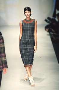 clements-ribeiro-fw-1998-5.thumb.jpg.5ec8b51e8dae9597398f02802b03cfce.jpg