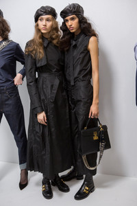 dior-bks-z-rf17-7272.thumb.jpg.f9379763705a4471e63d81ba5543a629.jpg