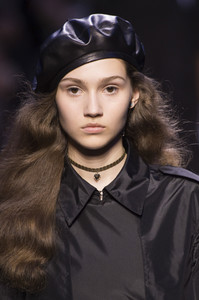 dior-clpa-rf17-2489.thumb.jpg.447a86ea9725031bc0895964b2707770.jpg