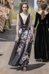 dior-hc-rf17-0776.thumb.jpg.4d8b3fb81d7dc7e457e1c3a7bbfd2939.jpg