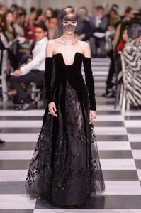 dior-hc-rs18-0667.thumb.jpg.1085f684130e7f9a87bb7b9c57c95a9b.jpg