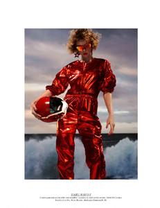 edie_vogueparis_feb18_5.thumb.jpg.0e9084eb7a658d7ba9f4b5b9d957d287.jpg
