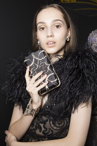 elie-saab-hc-bks-m-rs18-2307.thumb.jpg.5d1f6943a47e3be20174d199faab9b9a.jpg