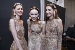 elie-saab-hc-bks-s-rs17-1917.thumb.jpg.0e2774f8c5580514990e8cf2bc3bd5bf.jpg