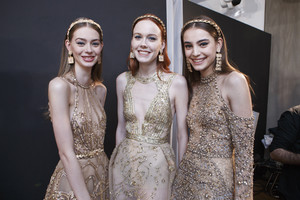 elie-saab-hc-bks-s-rs17-1920.thumb.jpg.b82b06ab07e93f2e2699f1a1caeaf870.jpg