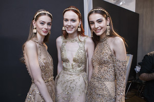elie-saab-hc-bks-s-rs17-1923.thumb.jpg.c1070eba3319bba8fb5a1dca91fbd5d7.jpg