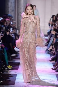 elie-saab-hc-rs18-0025.thumb.jpg.60272b8435760ccb87635bd1ffa7f5e5.jpg