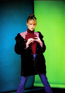 elle_us_aug_1996_8.thumb.jpg.423dd9959788e6e0b7c18143e7d6d3dc.jpg