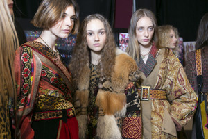 etro-bks-i-rf17-6671.thumb.jpg.412debefd1358ddd5e221a86cfe10db3.jpg