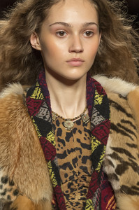 etro-clp-rf17-2269.thumb.jpg.69a6112fce6512c14735093cc23289a1.jpg