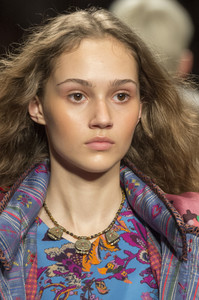 etro-clp-rf17-2598.thumb.jpg.6f564802f899cf400586a1aca537c537.jpg