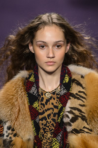 etro-clpa-rf17-8302.thumb.jpg.b0ebcbf446a3fdf32c35678307531604.jpg