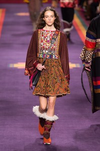 etro-rf17-1178.thumb.jpg.c22a2b00223ecbcbc4d3228d4c9f5151.jpg