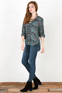 evm-lookbook-Finley_Shirts_Celeste_Batik_2166087P_1024x1024.jpg