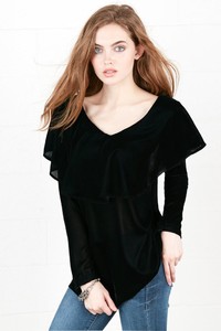 evm-lookbook-Finley_Shirts_WaveTunic_BlackVelvet_2546097V_1024x1024.jpg