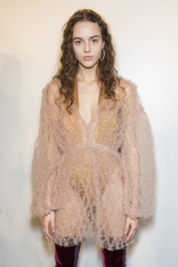 fendi-bks-z-rf17-6543.thumb.jpg.71a5a03fe04b9dff42b75c4d15a1dc0c.jpg