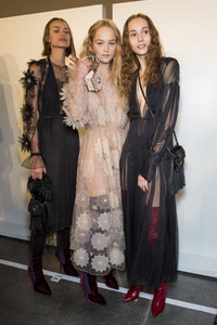 fendi-bks-z-rf17-6552.thumb.jpg.5e56d95ece9f055b5b15aff02bc06e1d.jpg