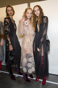 fendi-bks-z-rf17-6555.thumb.jpg.79c65918451310d3e71adac6f5c23498.jpg