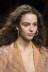 fendi-clp-rf17-5861.thumb.jpg.b2e39d6c04b583b3d0090e8b0db5a106.jpg